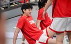 中國(guó)女籃新星狂搶籃板，24歲1米92新星崛起，張子宇搭檔亮眼。